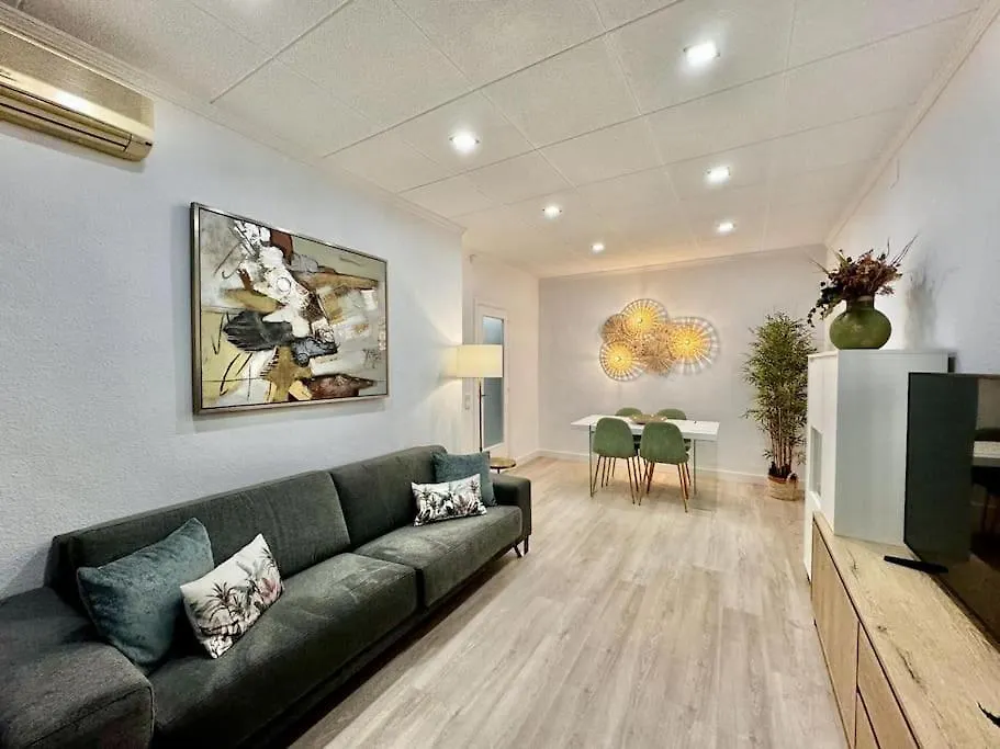Sant Antoni Stay: Experience Barcelona Apartment