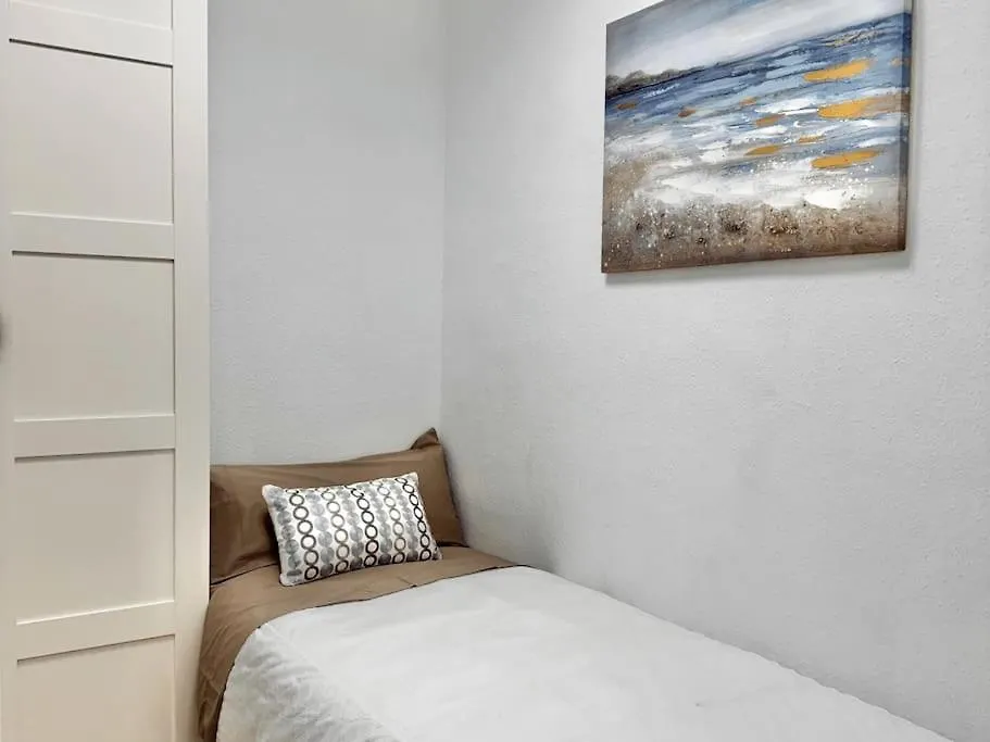 Sant Antoni Stay: Experience Barcelona 0*,